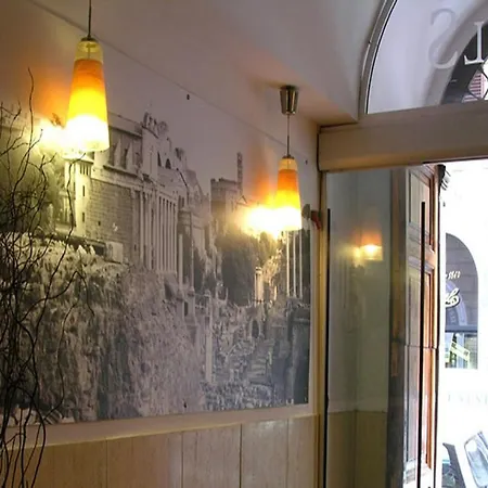 La Luna Romana Guest house