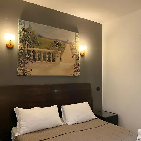 La Luna Romana 3*