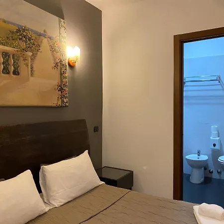 בית הארחה La Luna Romana 3*
