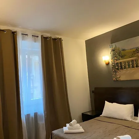 בית הארחה La Luna Romana 3*