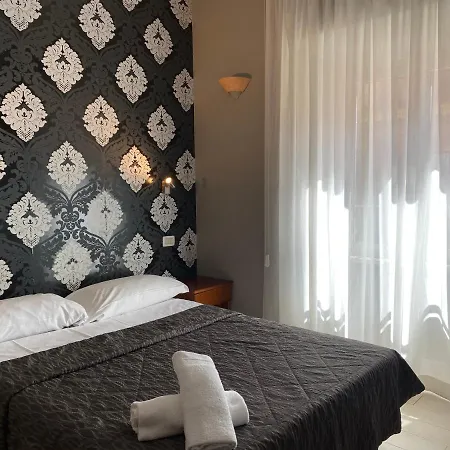 בית הארחה La Luna Romana 3*